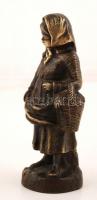 Jelzés nélkül: Lány kosárkával. Bronz, m:16 cm