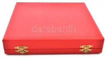 DN "Bessenyei György Tanárképző Főiskola Nyíregyháza" kétoldalas Br plakett dísztokban. Sz...