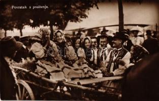 Povratak s prostenja / Croatian folklore (cut)