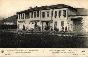 Bitola, Monastir; Chattering on the groundsill. War 1914-15-16-17... / Causette sur le seuil (EK)