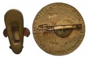 ~1930-1940. Zománcozott cserkész gomblyukjelvény, erősen zománchibás (15x11,5mm) + 1938. "XXXIV...