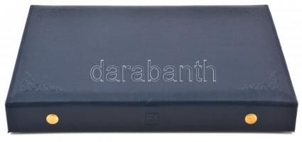 3db kék, bársony érmetartó tálca kék műbőr "NUMIS" tartóban, összesen 60 férőhellyel