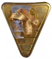 ~1970-1980. Festett fém vöröskeresztes jelvény (29x26mm) T:2