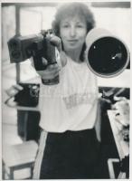 cca 1985 Balogh Pálma(1960-) világbajnok sportlövő, 17x12 cm