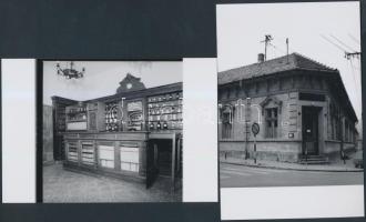 1980 Visegrádi gyógyszertár külső és belső képe, 2 db korabeli negatívról készült modern nagyítás, 10x15 cm-es fotópapírra