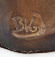 Bán Klára (1951-): Kalapos kislány. Festet mázas kerámia, jelzett, hibátlan, m:19 cm