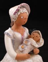 Győrbíró Enikő (1932-1999): Anya gyermekével. Festett kerámia, jelzett, apró hibákkal, m:16 cm