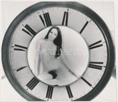 cca 1978 Pásztorórák emlékére, 2 db finoman erotikus fénykép, 23x16 cm és 18x21 cm /
cca 1978 2 ero...