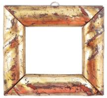 Antik fa képkeret, kopott aranyozással, sérüléssel, belső méret: 9x10 cm, külső méret: 16x18 cm