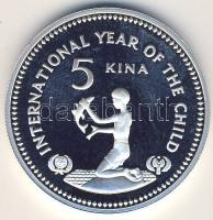 Pápua és Új-Guinea 1981. 5K Ag "Gyermekév" T:PP Csak 8775db! RR!!