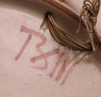 Jelzett darus tányér, kézzel festett mázas kerámia, jó állapotban, d:22,5 cm