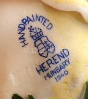 Herendi rózsa, apró lepattanásokkal, kézzel festett, jelzett (koronás), 6×6 cm