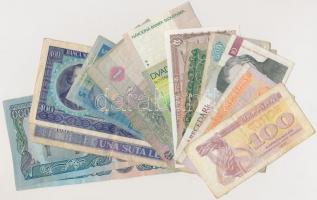 30db-os vegyes külföldi bankjegy tétel, közte Afganisztán, Horvátország, Kína, Lengyelország, Ukrajn...