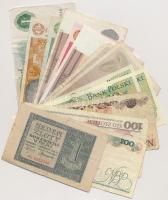 30db-os vegyes külföldi bankjegy tétel, közte Észtország, Lengyelország, Olaszország, Törökország T:vegyes 30pcs of various banknotes, including Estonia, Poland, Italy, Turkey C:mixed