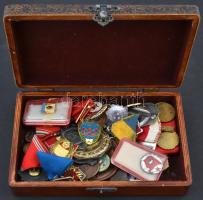 57db vegyes magyar és külföldi, főleg szocialista jelvény, emlékérem, díjérem, jobb darabokkal! T:ve...