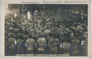 cca 1918 Orosz foglyok istentisztelete a Kárpátokban fotó, 9x14cm/ cca 1918 Russian prisoners worship in the Carpathians photo, 9x14cm