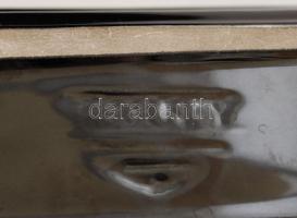 Zsolnay asztali kínáló tetővel, mázas kerámia sérüléssel, jelzett, 18x11x7 cm