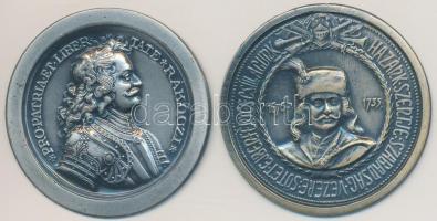 DN &quot;II. Rákóczi Ferenc - Hazánk szentje, szabadság vezére, sötét éjben fényes csillagunk 1676-1735&quot; fém lemezérem (38mm) + DN &quot;Pro Patria Et Libertate Rákóczi&quot; fém lemezérem (38mm) T:2