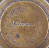 Népies motívumokkal díszített réz kupica, jelzett, d: 4 cm