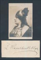 Haselbeck Olga (1884-1961) opera-énekesnő aláírása az őt ábrázoló fotó alatt