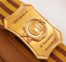 1985 Honvédelmi miniszter által adományozott díszöv eredeti dobozában, jó állapotban