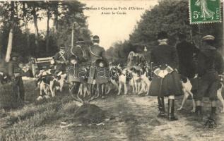 Chasses á Courre en Foret dOrléans - Avant la Curée / hunting dogs in the Orléans forest, before the chase (EK)