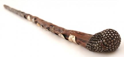 Rózsafából készült turistabot, 8 db botjelvénnyel(Großglockner, Gruyeres, Interlaken, Hellbrunn, Ber...