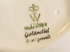 Virágmintás Wallendorf tálka, kézzel festett, jelzett, 15×11 cm + Városképes Royal kiöntő, matricás,...