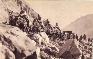 'A la recherche d'une position de Batterie en Montagne' / French soldiers scouting a position for the artillery battery (cut)
