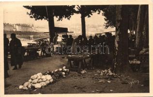 Lyon, Quai de la Guillotiere / quay, market