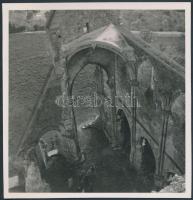 A zsámbéki templom romjai, 3 db fotó, 13x13 és 17x12 cm