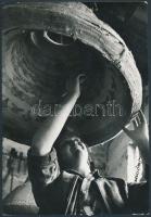 Harangok készítése és beszerelése, 3 db jelzetlen fotó, az egyik felületén ráragadt papírdarabokkal,...