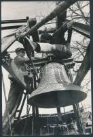 Harangok készítése és beszerelése, 3 db jelzetlen fotó, az egyik felületén ráragadt papírdarabokkal,...