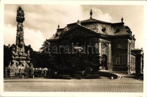 Kecskemét, Katona József színház, Szentháromság szobor