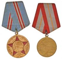 Szovjetunió 1967. 50 éves a Szovjetunió hadereje aranyozott, zománcozott jubileumi kitüntetés mellszalagon (37mm) + 1978. 60 éves a Szovjet Fegyveres Erők sárgaréz kitüntetés mellszalagon (32mm) T:2 ph. Soviet Union 1967. 50 Years of the Armed Forces of the USSR gilt, enamelled jubilee medal on ribbon (37mm) + 1978. 60 Years of the Armed Forces of the USSR medal with ribbon (32mm) C:XF edge error