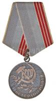 Szovjetunió 1974-1991. "A Munka Veteránja Medál" ezüstözött fém kitüntetés mellszalagon (35mm) T:2 Soviet Union 1974-1991. "Veteran of Labour" silver plated metal decoration on ribbon (35mm) C:XF