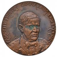 ~1970-1980. &quot;Karinthy Frigyes Gimnázium emlékérme&quot; Br emlékérem eredeti tokban, szignálva (98mm) T:2 patina