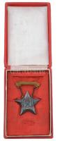 1953. "Sztahanovista" zománcozott fém kitüntetés eredeti sérült tokban T:2
