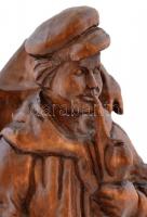 Pipázó férfi, szobor, fa, jelzés nélkül, apró kopásnyomokkal, m: 26 cm