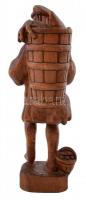 Pipázó férfi, szobor, fa, jelzés nélkül, apró kopásnyomokkal, m: 26 cm