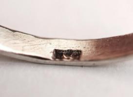 Ezüst(Ag) gyűrű, jelzett, méret: 57, 1,3 g