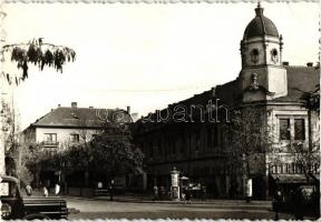 47 db modern városképes képeslap, magyarországi városok, a Képzőművészeti Alap Kiadóvállalat kiadása, vegyes minőség / 47 modern town view postcards, Hungarian cities, post-1945 cards, mixed quality