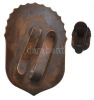 1920. "Vitézi Jelvény" zománcozott Br jelvény, ezüstszínű karddal, hátlapon ferde kitűzőpá...