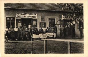 Ipolyvisk, Vyskovce nad Iplom; Fogyasztási szövetkezet az elnökkel és az igazgatóval, vendéglő / cooperative, restaurant