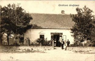 Dunaszentgyörgy, Godova áruháza (r)