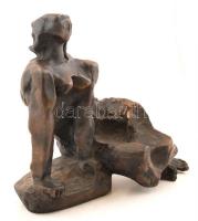Kerényi Jenő (1908-1975): Ülő akt, bronz, jelzett, számozott (10/9), m: 24,5 cm