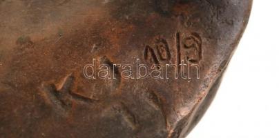 Kerényi Jenő (1908-1975): Ülő akt, bronz, jelzett, számozott (10/9), m: 24,5 cm