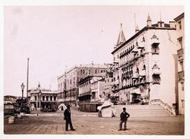 cca 1880 Velence 18 nagyméretű fotót tartalmazó füzet, a fotók hátoldalán feliratozva. Kötés egy hel...