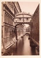 cca 1880 Velence 18 nagyméretű fotót tartalmazó füzet, a fotók hátoldalán feliratozva. Kötés egy hel...