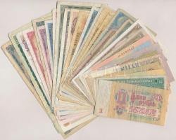 30db vegyes külföldi bankjegy, közte csehszlovák, jugoszláv, román bankjegyekkel T:vegyes 30pcs of mixed banknotes, with Czechoslovakian, Yugoslavian, Romanian banknotes C:mixed